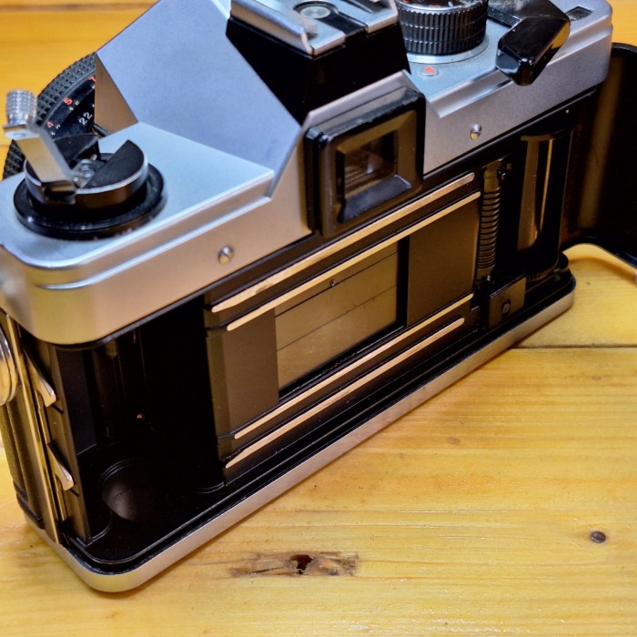 Praktica MTL 5 35mm SLR Camera with Carl Zeiss Jena Tessar 50mm f/2.8
